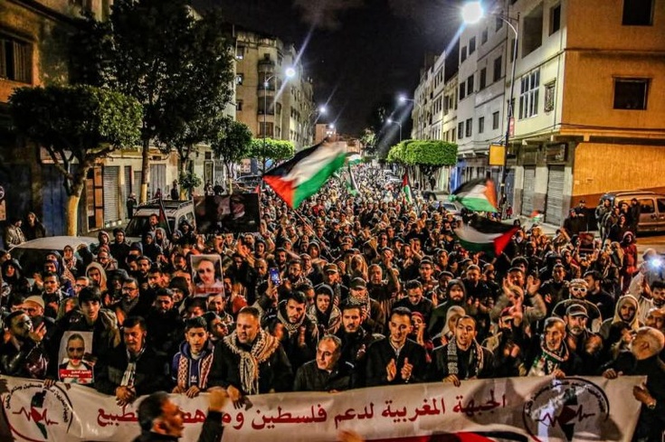 وقفات ومسيرات حاشدة بالمدن المغربية تستنكر الإبادة في غزة وتطالب بإسقاط التطبيع (صور)