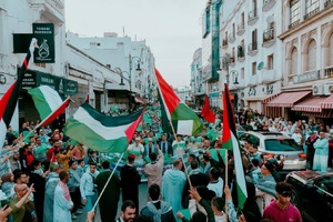 وقفات احتجاجية بعشرات المدن المغربية ضد الإبادة والتجويع في غزة وقفات احتجاجية بعشرات المدن المغربية ضد الإبادة والتجويع في غزة