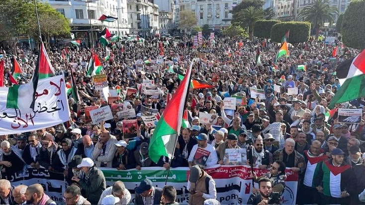 مسيرات احتجاجية بالدار البيضاء وطنجة رفضا لاستقبال سفن “مايرسك” وتجديدا لمطلب إسقاط التطبيع مسيرات احتجاجية بالدار البيضاء وطنجة رفضا لاستقبال سفن “مايرسك” وتجديدا لمطلب إسقاط التطبيع