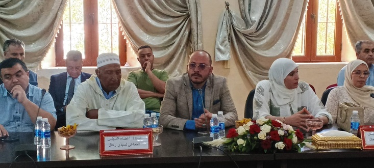   في اللقاء التواصلي مع مجلس الجماعي لسيدي رحال عامل إقليم قلعة السراغنة يلح على تنمية المدينة والنائب البرلماني والمستشار الجماعي والاقليمي عبدالرحيم واعمرو يجسد انتظارات ساكنة سيدي رحال البودالي
