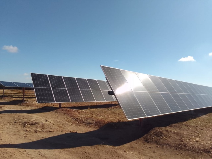 المكتب الشريف للفوسفاط (OCP) يستثمر 13 مليار دولار في برنامجه الطاقي الأخضر ويفتتح مزرعته الشمسية بخريبكة المكتب الشريف للفوسفاط (OCP) يستثمر 13 مليار دولار في برنامجه الطاقي الأخضر ويفتتح مزرعته الشمسية بخريبكة