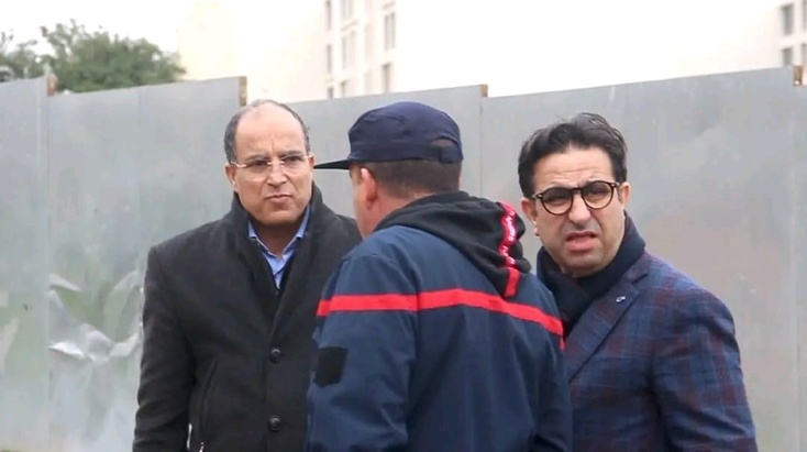 شاب يهدد بالانتحار على عمود كهربائي عالي الثوتر.. تدخل أمني ومبادر فردي ينقذ حياته