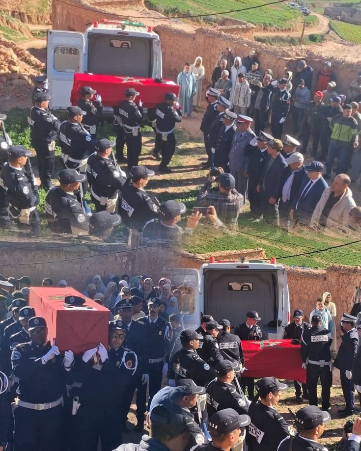 المنطقة الاقليمية للامن بقلعة السراغنة تشيع جثمان شهيد الواجب الوطني حارس الامن عبدالفتاح الروكتيني المنطقة الاقليمية للامن بقلعة السراغنة تشيع جثمان شهيد الواجب الوطني حارس الامن عبدالفتاح الروكتيني