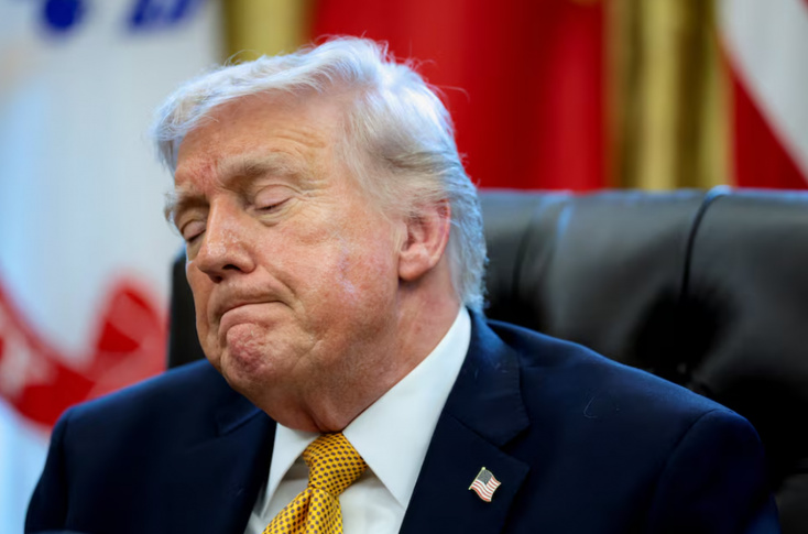 ترامب يتراجع عن تهديداته ويتحدث عن مفاوضات.. وإيران تنفي أي اتصال معه ترامب يتراجع عن تهديداته ويتحدث عن مفاوضات.. وإيران تنفي أي اتصال معه