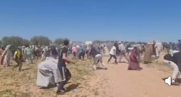 في تصريح لممثل شركة ميارا بريفا المتخصصة في استخراج وبيع مواد البناء أكد أن الطريق المعنية كانت موجودة لسنوات