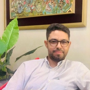 عندما يفضح السلوك الخطاب: هرطقات السلوك وتدوير الخطاب.