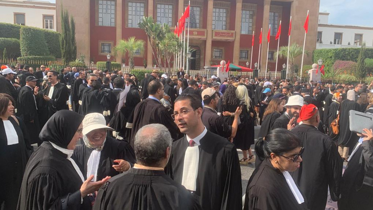 المحامون يتمسكون بالتصعيد ويدعون إلى اجتماع موسع في شتنبر المحامون يتمسكون بالتصعيد ويدعون إلى اجتماع موسع في شتنبر