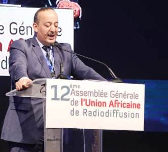 وزير الثقافة والاتصال يؤكد على ضرورة تنظيم المحتوى السمعي البصري على شبكة الانترنيت