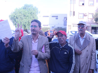  أكادير تقف أمام المحكمة الابتدائية تضامنا مع الاعلامي محمد الغازي