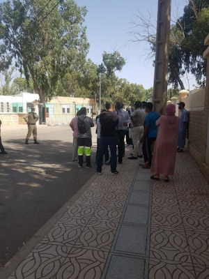 هكذا الاستعداد للدخول المدرسي بابن جرير...العشرات من آباء وأولياء تلامذة مؤسسة سبيل الرشاد الخصوصية في وقفة احتجاجية أمام مقر عمالة الإقليم