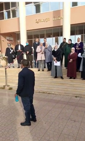 احتجاجات المحامين والموظفين تتجدد لليوم الثاني على التوالي بابن جرير