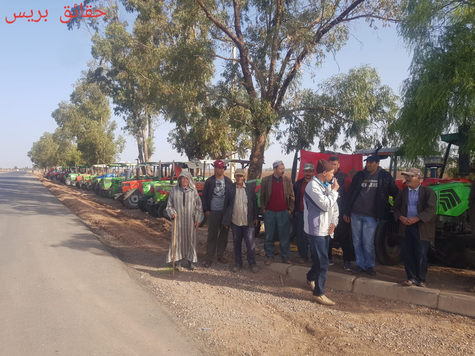   احتجاجات الفلاحين بإقليم سطات على غلاء الكازوال  والبذور (فيديو من جماعة سيدي امحمد بن رحال )