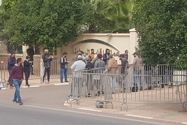 ابن جرير....العسكرة كلفتها باهظة لا تجنب شبح بطالة المحتجين...!  ابن جرير....العسكرة كلفتها باهظة لا تجنب شبح بطالة المحتجين...!