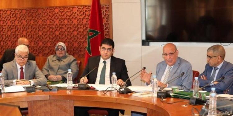 مجلس المستشارين يصادق بالأغلبية على مشروع قانون إحداث لجنة مؤقتة لتسيير شؤون قطاع الصحافة والنشر
