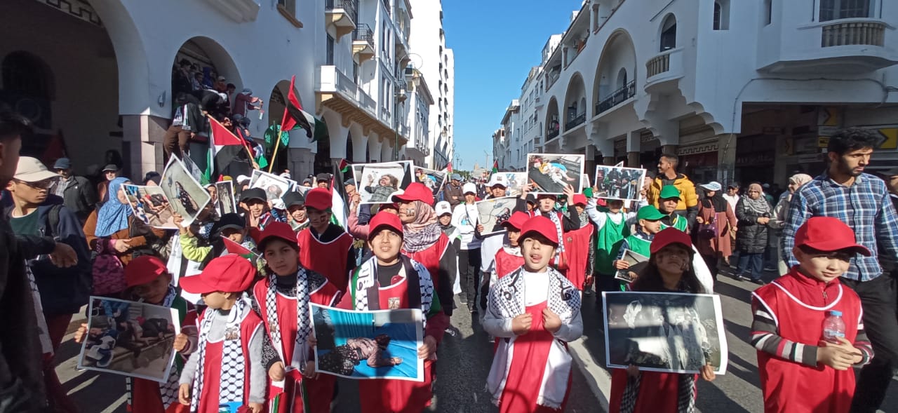 غداة الذكرى الثالثة للتطبيع.. مسيرة حاشدة بالرباط للمطالبة بوقف الإبادة في غزة وإسقاط التطبيع (صور)