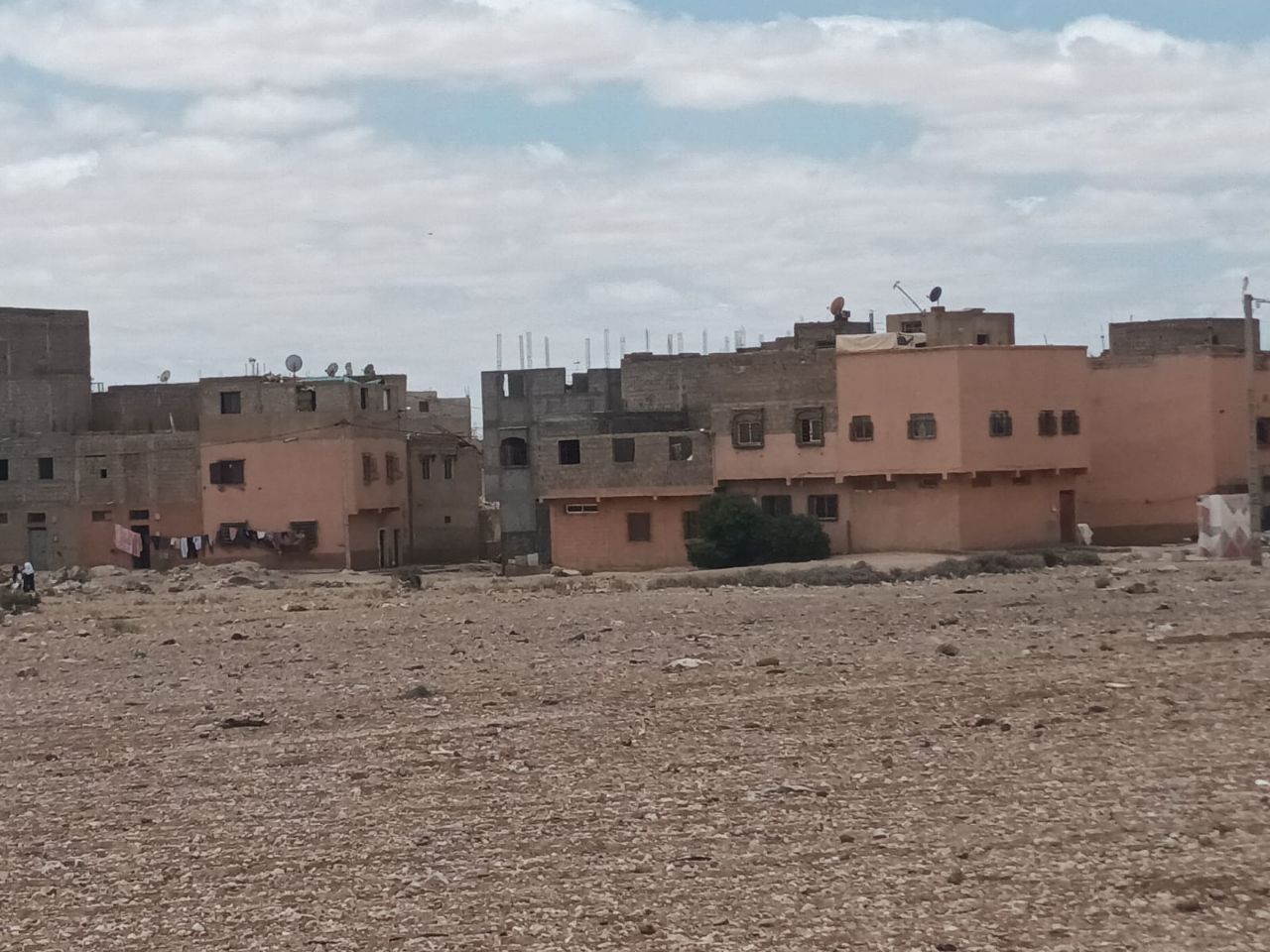 البناء العشوائي "الرشوائي"بابن جرير يزداد استفحالا...والسلطات في وادهم يهيمون....! البناء العشوائي "الرشوائي"بابن جرير يزداد استفحالا...والسلطات في وادهم يهيمون....!