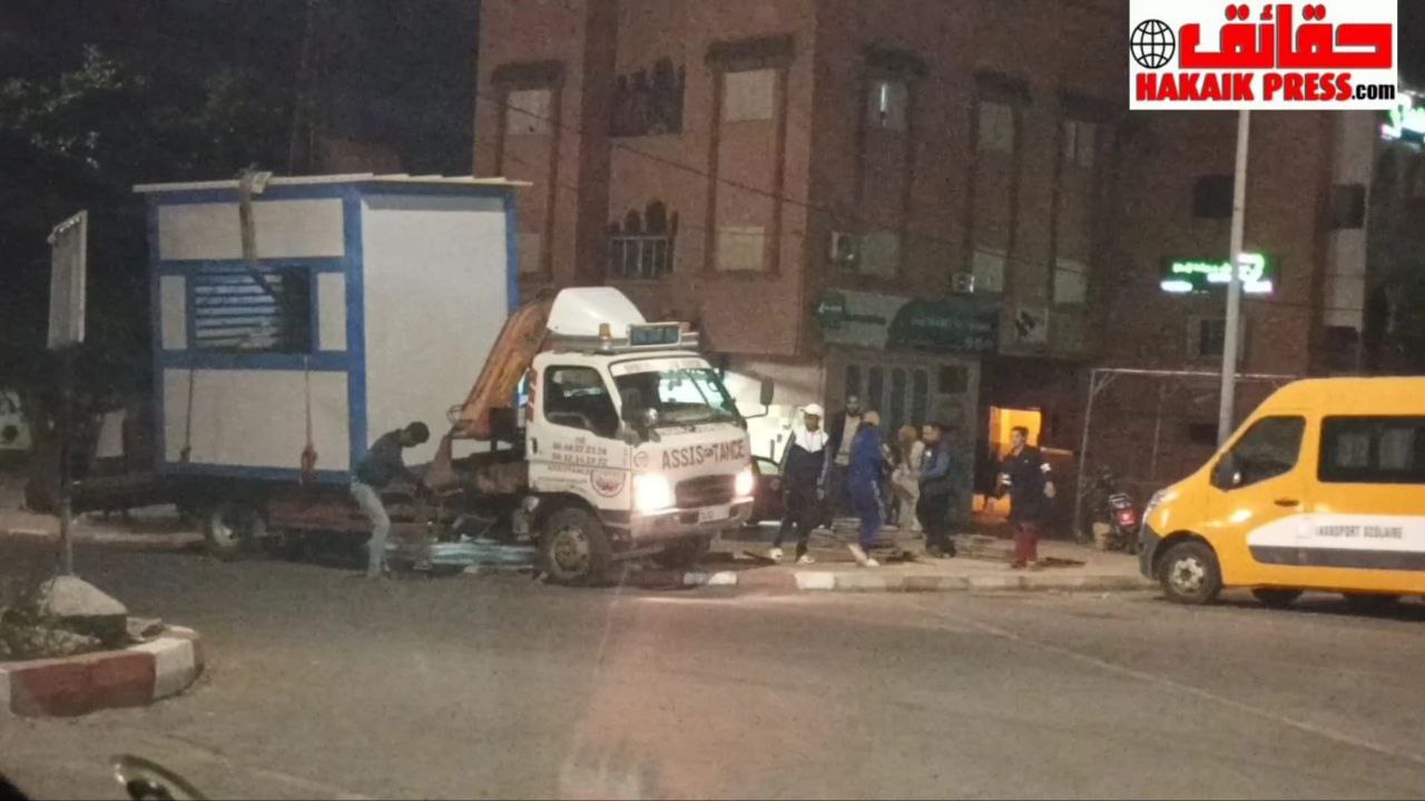 باشا المدينة.... ابن جرير لاتستعد لما هو اجمل في مجال اغتصاب الملك العمومي واستنبات الاكشاك الخشبية حتى في جنح الظلام ! باشا المدينة.... ابن جرير لاتستعد لما هو اجمل في مجال اغتصاب الملك العمومي واستنبات الاكشاك الخشبية حتى في جنح الظلام !