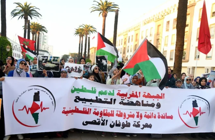 مناهضو التطبيع يحتجون أمام البرلمان تضامنا مع نساء فلسطين ولبنان ويواصلون التنديد بالإبادة مناهضو التطبيع يحتجون أمام البرلمان تضامنا مع نساء فلسطين ولبنان ويواصلون التنديد بالإبادة