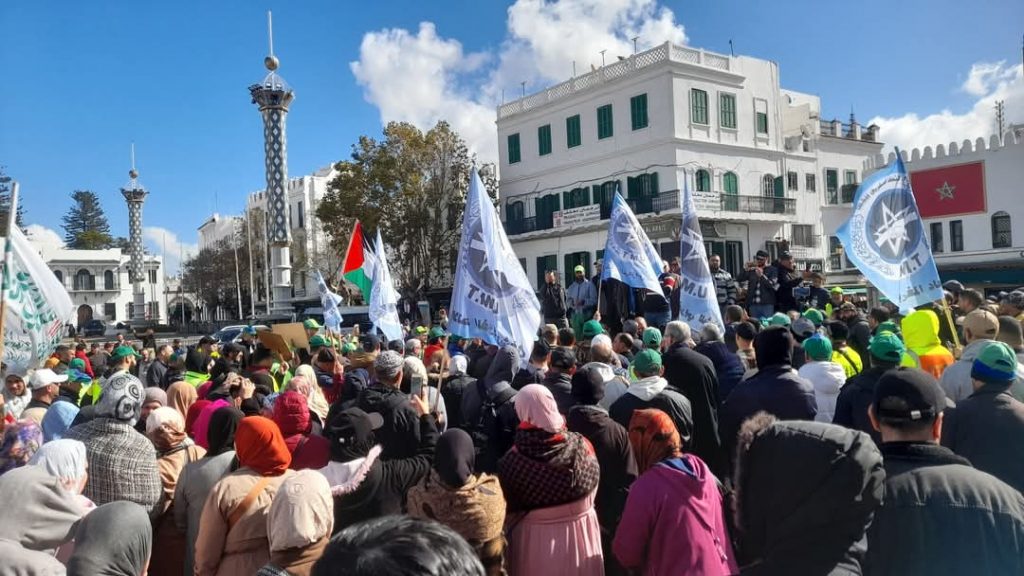 احتجاجات تصاحب الإضراب العام بالعديد من المدن استنكارا لتكبيل حق الإضراب وتدهور المعيشة احتجاجات تصاحب الإضراب العام بالعديد من المدن استنكارا لتكبيل حق الإضراب وتدهور المعيشة