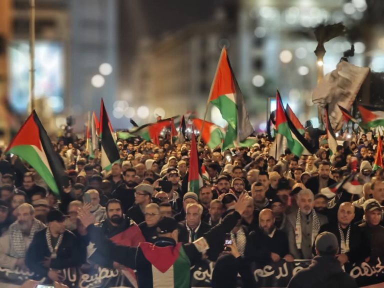 وقفات ومسيرات حاشدة بالمدن المغربية تستنكر الإبادة في غزة وتطالب بإسقاط التطبيع (صور)
