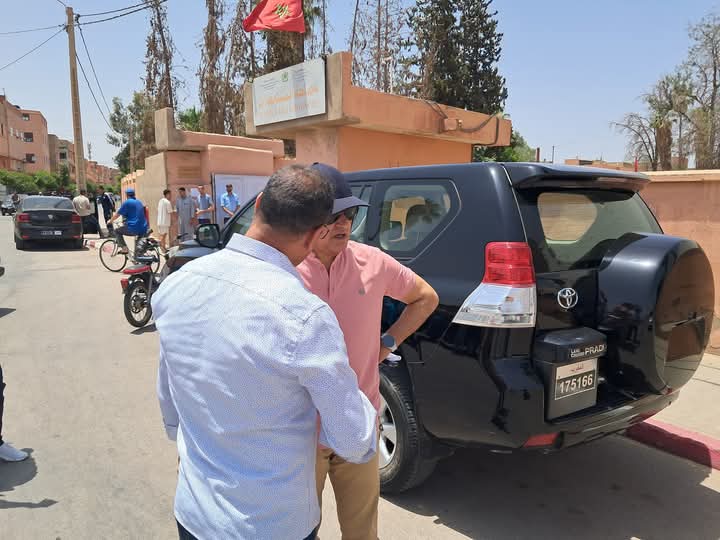 سمير اليزيدي عامل إقليم قلعة السراغنة يحل  بالمستشفى الإقليمي السلامة  بخصوص حادتة السير بسيدي ادريس بسور العز والتي خلفت سبعة ضحايا في عين المكان و سبعة جرحى حالاتهم متفاوتة الخطورة سمير اليزيدي عامل إقليم قلعة السراغنة يحل  بالمستشفى الإقليمي السلامة  بخصوص حادتة السير بسيدي ادريس بسور العز والتي خلفت سبعة ضحايا في عين المكان و سبعة جرحى حالاتهم متفاوتة الخطورة