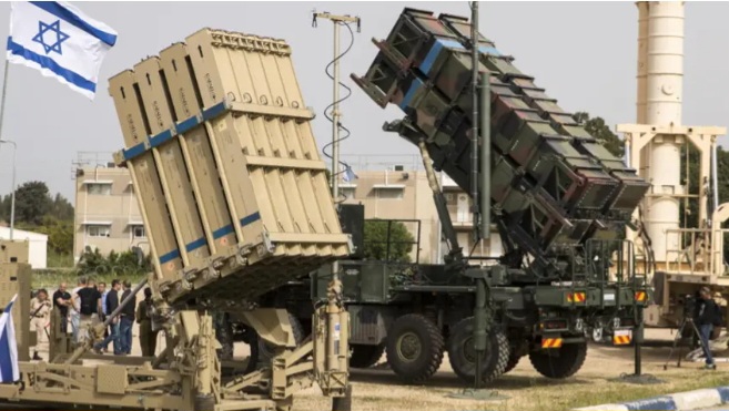 تقرير استخباراتي: إسرائيل قد تنهار دفاعيًا خلال 12 يومًا إذا استمرت الهجمات الإيرانية تقرير استخباراتي: إسرائيل قد تنهار دفاعيًا خلال 12 يومًا إذا استمرت الهجمات الإيرانية