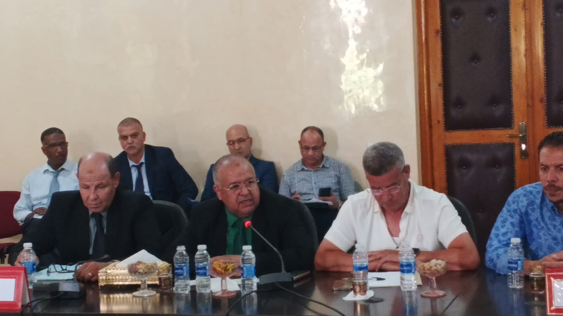   في اللقاء التواصلي مع مجلس الجماعي لسيدي رحال عامل إقليم قلعة السراغنة يلح على تنمية المدينة والنائب البرلماني والمستشار الجماعي والاقليمي عبدالرحيم واعمرو يجسد انتظارات ساكنة سيدي رحال البودالي