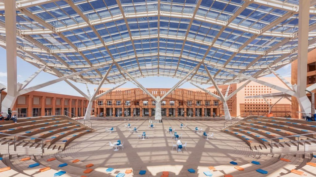 جامعة محمد السادس تحصد المرتبة 391 عالميا في التصنيف الأخضر جامعة محمد السادس تحصد المرتبة 391 عالميا في التصنيف الأخضر