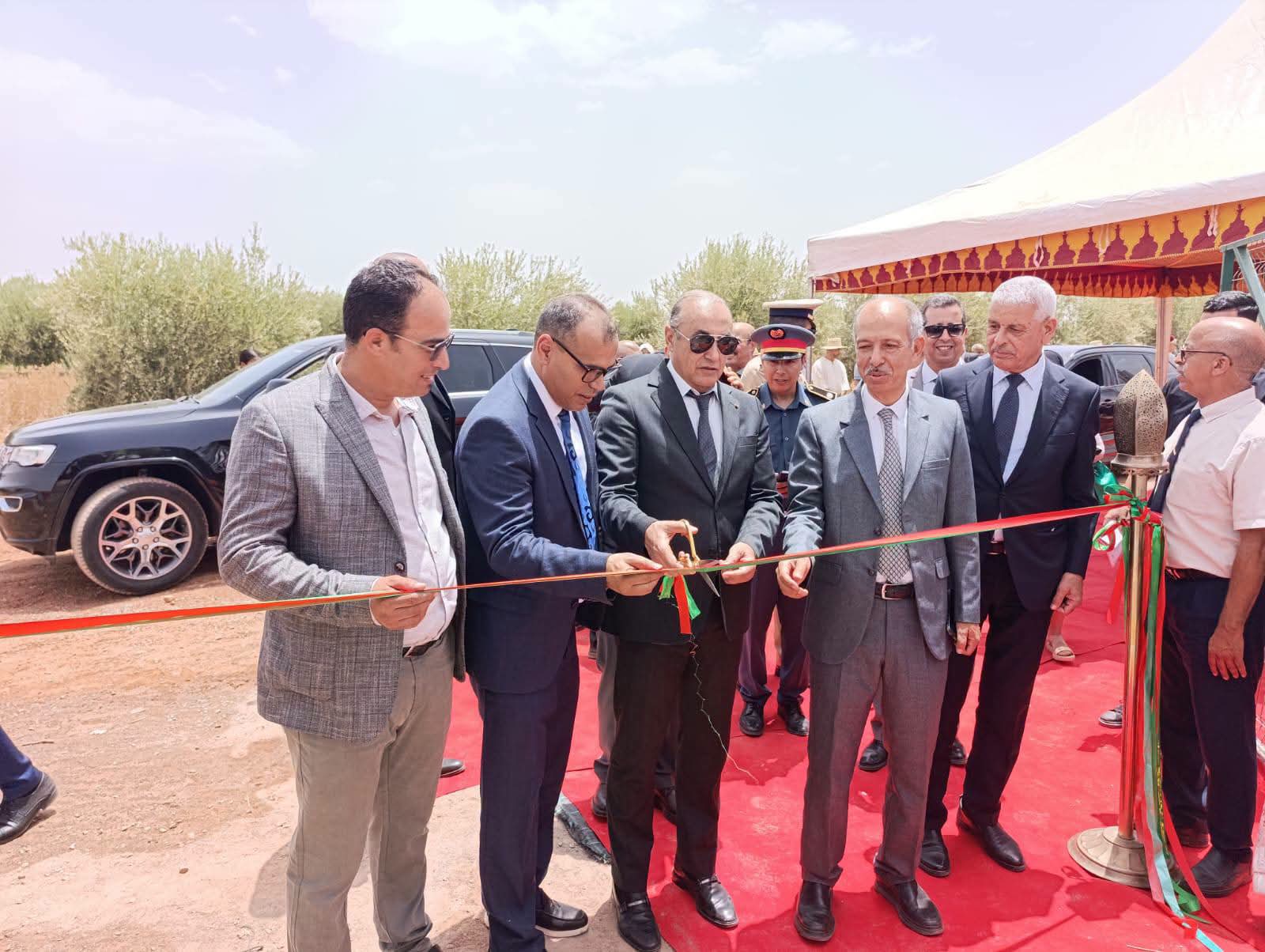 بمناسبة الذكرى السابعة والعشرين لعيد العرش المجيد عامل إقليم قلعة السراغنة سمير اليزيدي يعطي انطلاقة مجموعة من المشاريع التنموية بالاقليم