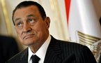 مبارك يتنحى عن منصبه والجيش يتولى ادارة البلاد