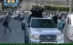 احداث ليبيا - معمر القذافي يتجول في طرابلس
