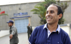 أنوزلا يغادر السجن من "الباب الضيّق" ويرفض التعليق على متابعته