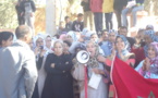 ساكنة مركز صخور الرحامنة في وقفة احتجاجية امام المركز الصحي