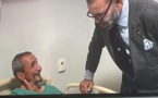 الملك محمد السادس يتفقد جرحى الزلزال في مستشفى بمراكش ويتبرع بالدم