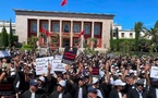 وقفة حاشدة للمحامين تطالب بسحب مشروع قانون المهنة وتلوح بالتصعيد