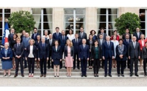 قصر الإليزيه يعلن تشكيل الحكومة الفرنسية الجديدة
