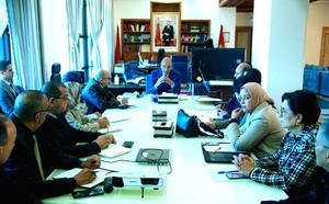 عامل إقليم قلعة السراغنة السيد سمير اليزيدي يتراس اجتماعا حرصا على تمويل الاسواق وصون صحة وسلامة المواطنين